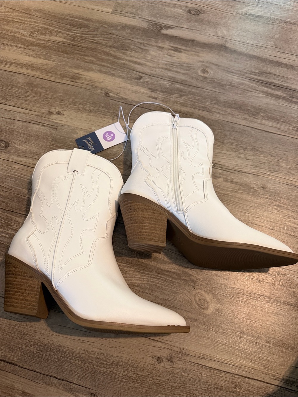 Universal Thread White Western Block Heel Ankle Boots